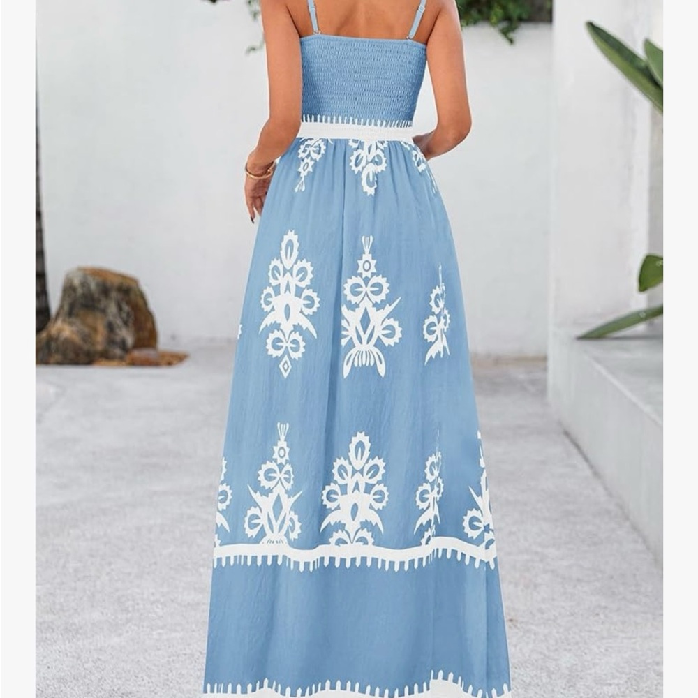 Elegant Blue and White Beachy Maxi Dress by Pretty Garden NWT - Picture 4 of 8